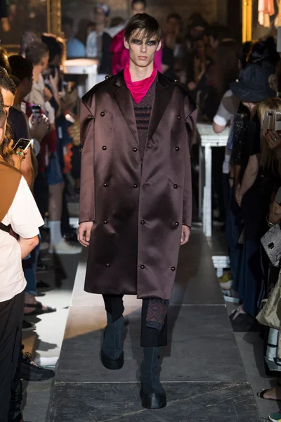Look 32